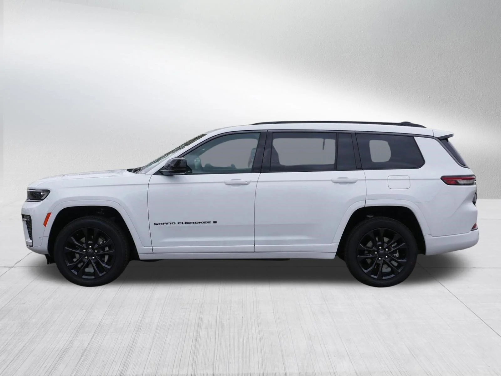 New 2026 Bright White Clear-Coat Exterior Paint Jeep Limited Reserve image 4