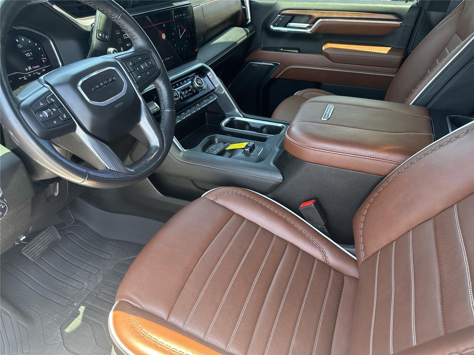 Used 2024 White Frost Tricoat GMC Denali Ultimate image 10