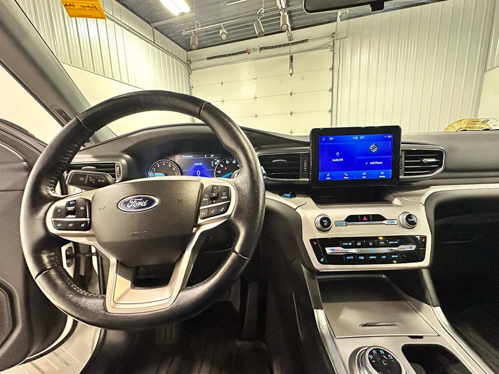 Used 2022 White Ford XLT image 38