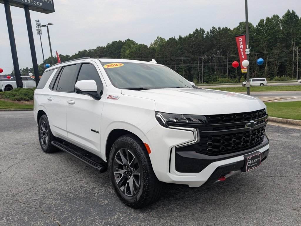 Used 2023 Summit White Chevrolet Z71 image 3