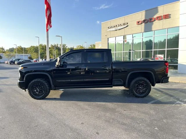 Used 2024 Black Chevrolet High Country image 6