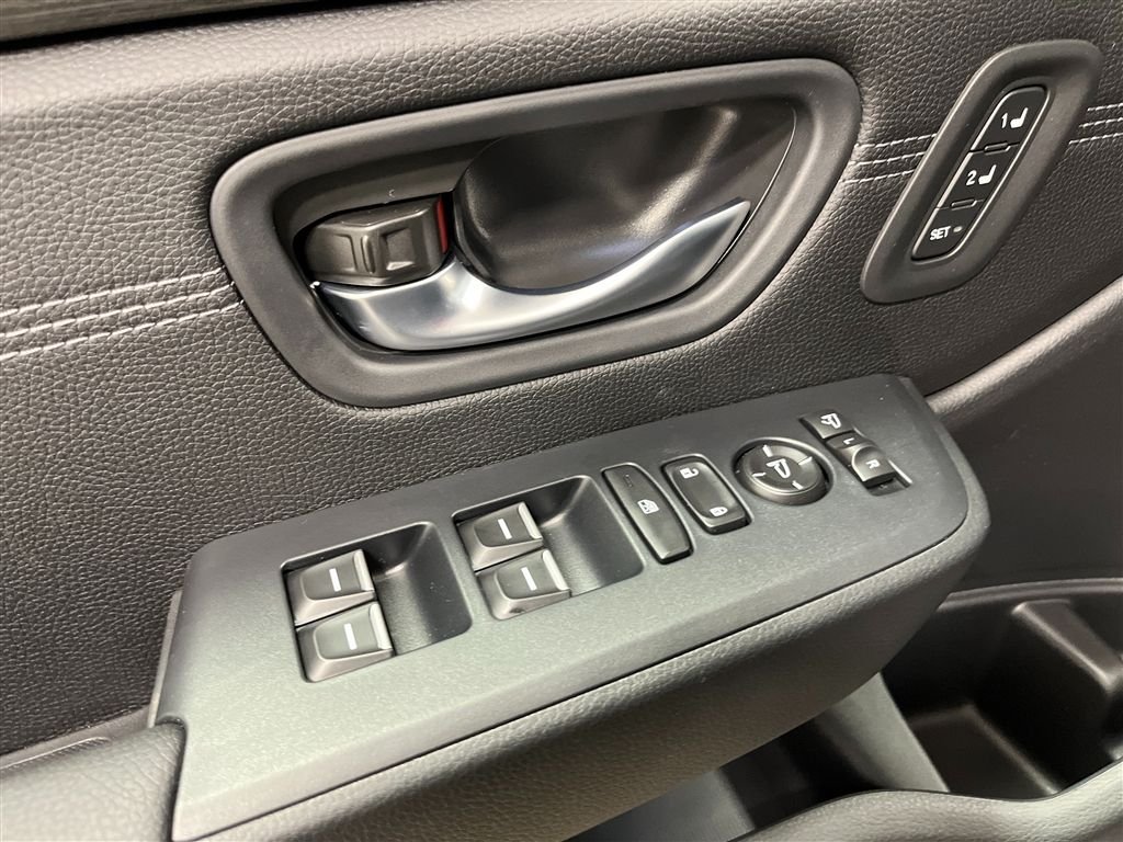 New 2026 Platinum White Pearl Honda AWD Touring image 15