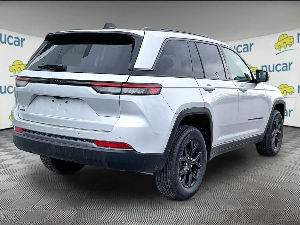 New 2026 Silver Zynith Jeep Laredo image 7