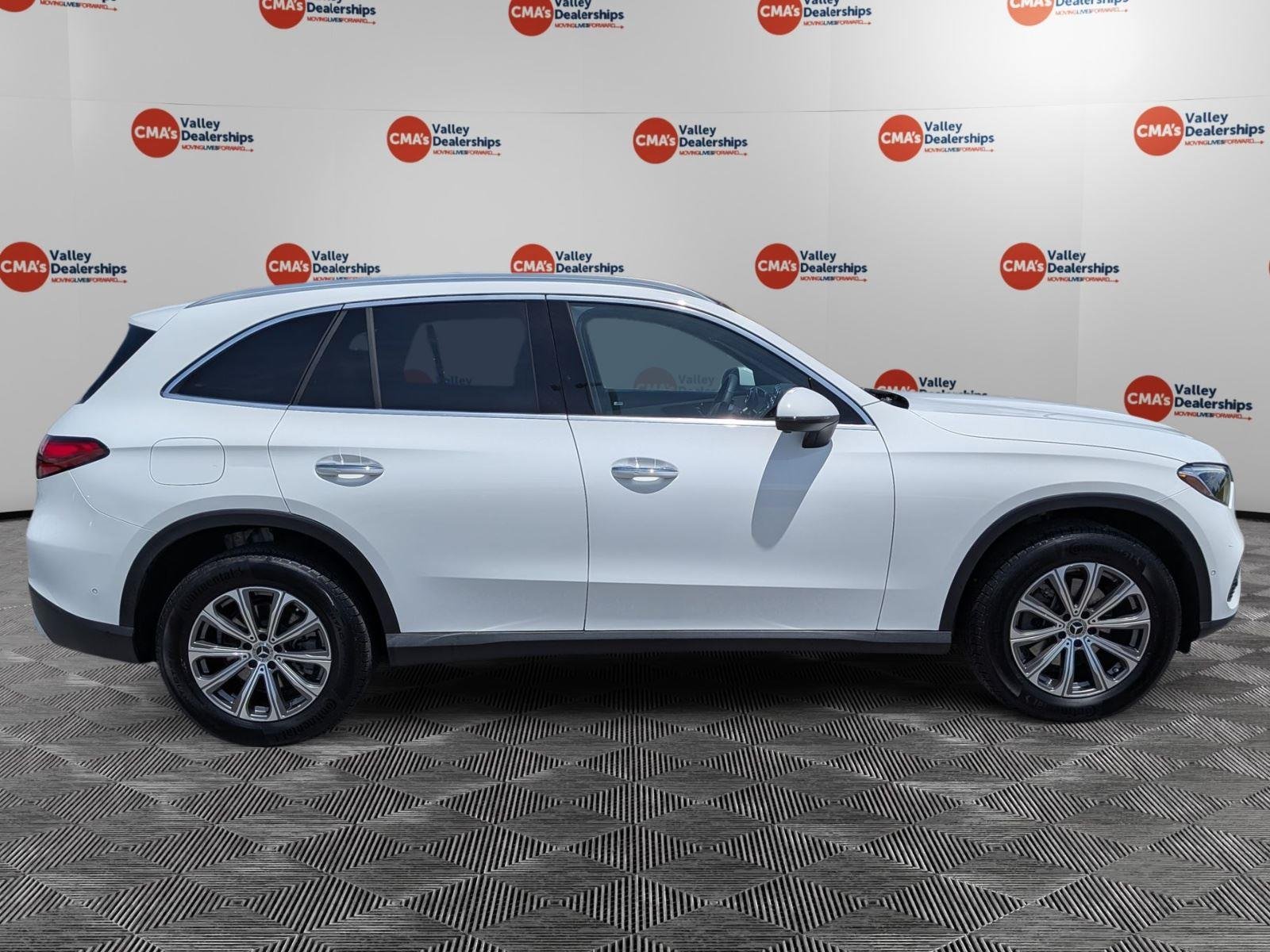 Used 2026 Polar White Mercedes-Benz GLC 300 image 4