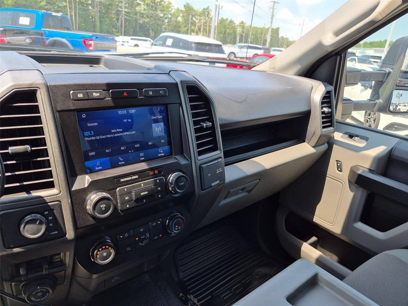 Used 2022 Oxford White Ford XL image 19