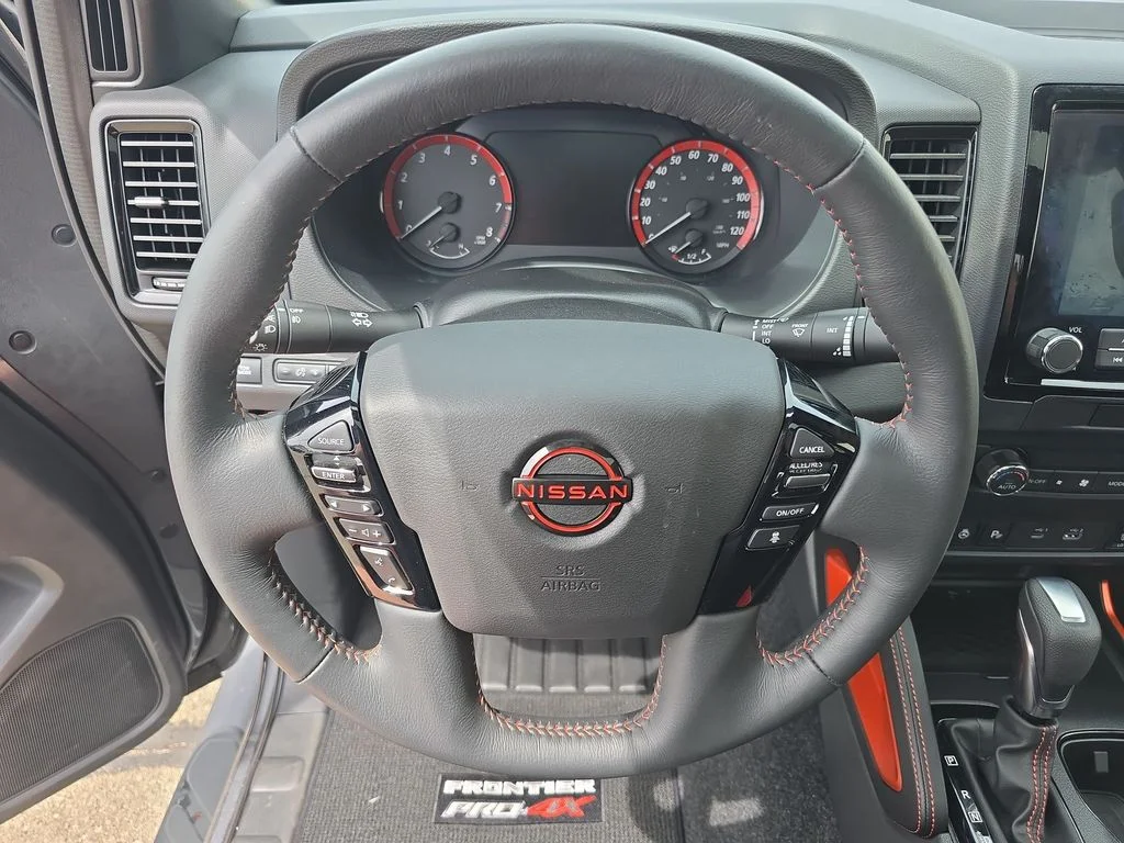 Used 2022  Nissan PRO-4X image 25