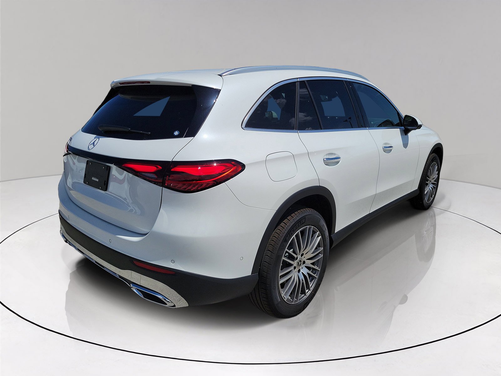 New 2027 MANUFAKTUR Moonlight White Metallic Mercedes-Benz GLC 300 image 35