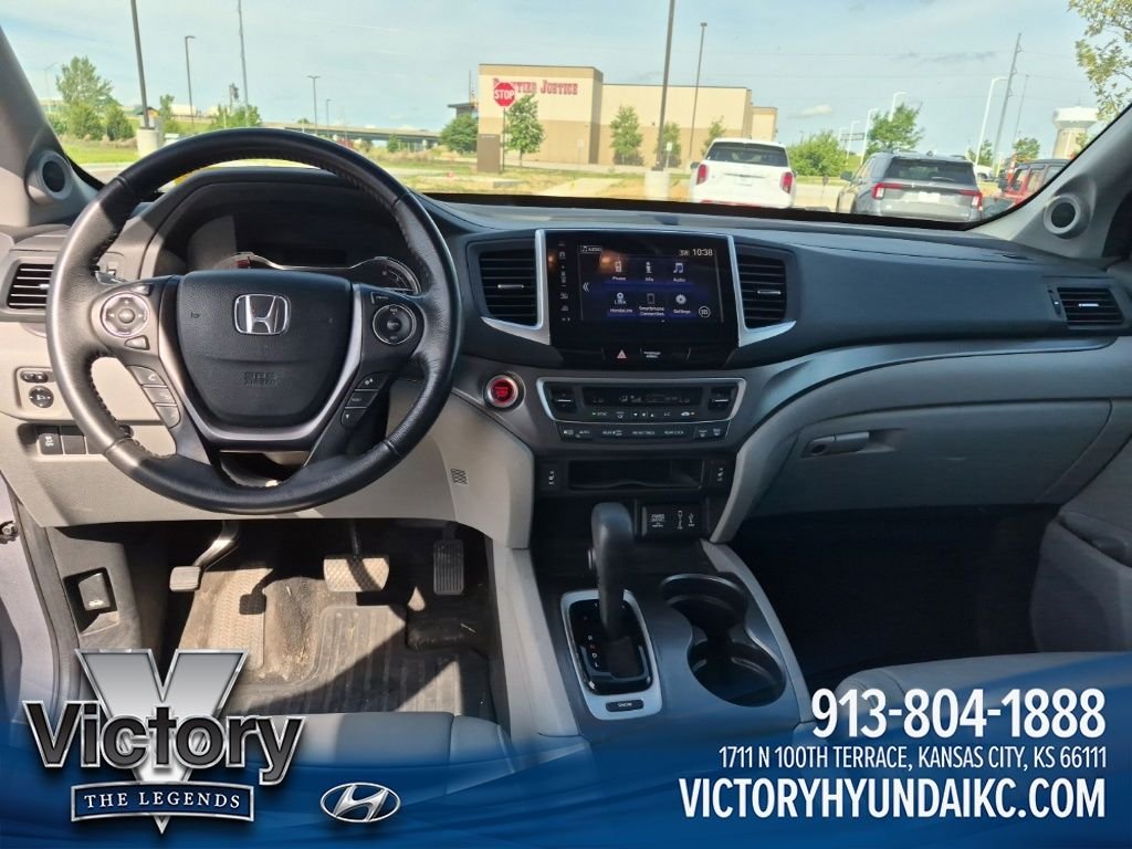 Used 2017  Honda EX-L image 11