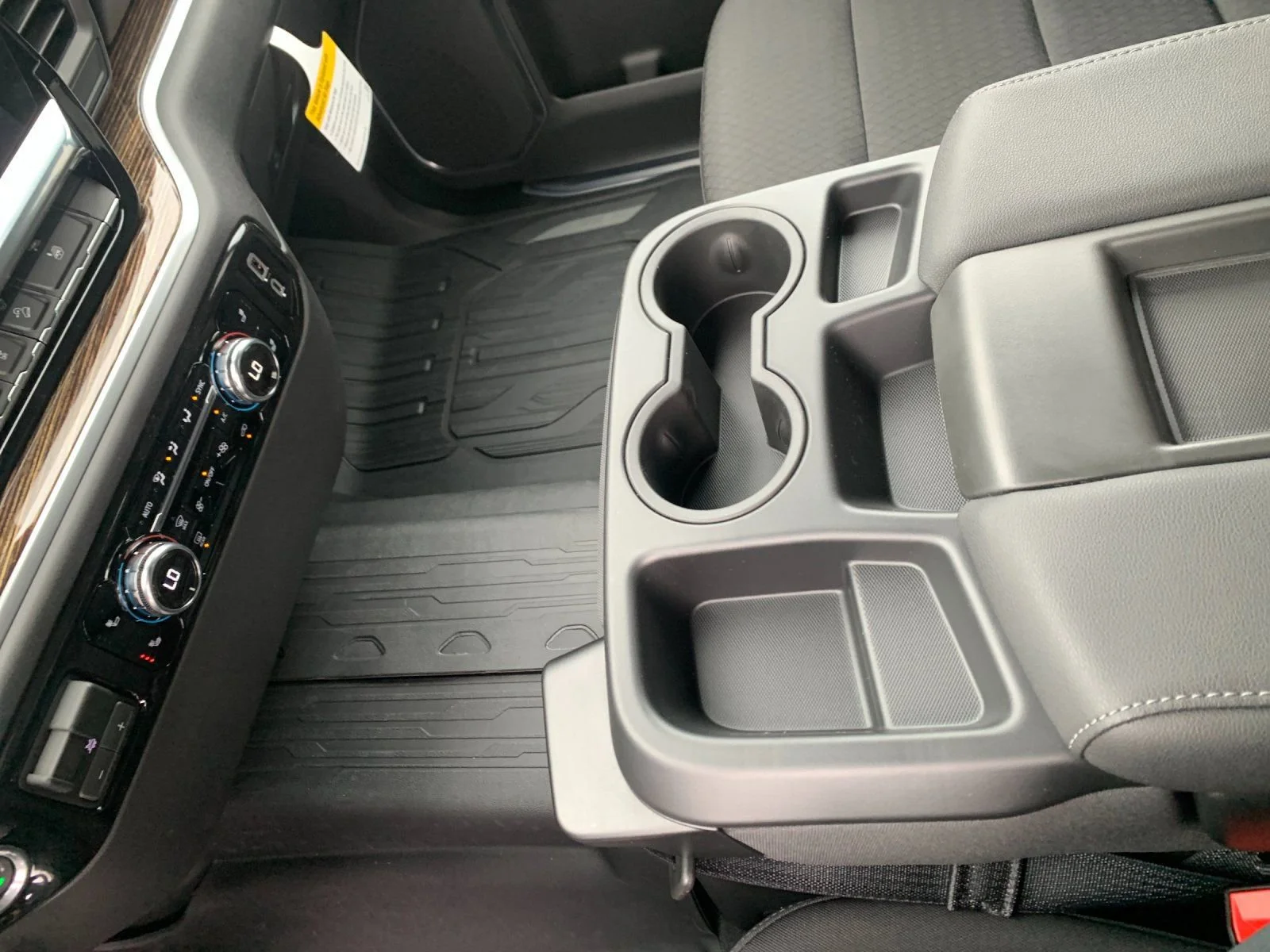 2026 GMC Sierra 1500 SLE - Photo 23