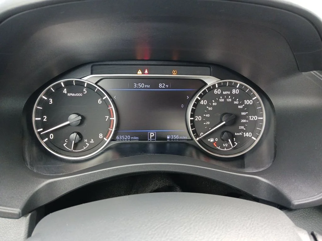 Used 2024 Silver Nissan 2.5 SR image 18