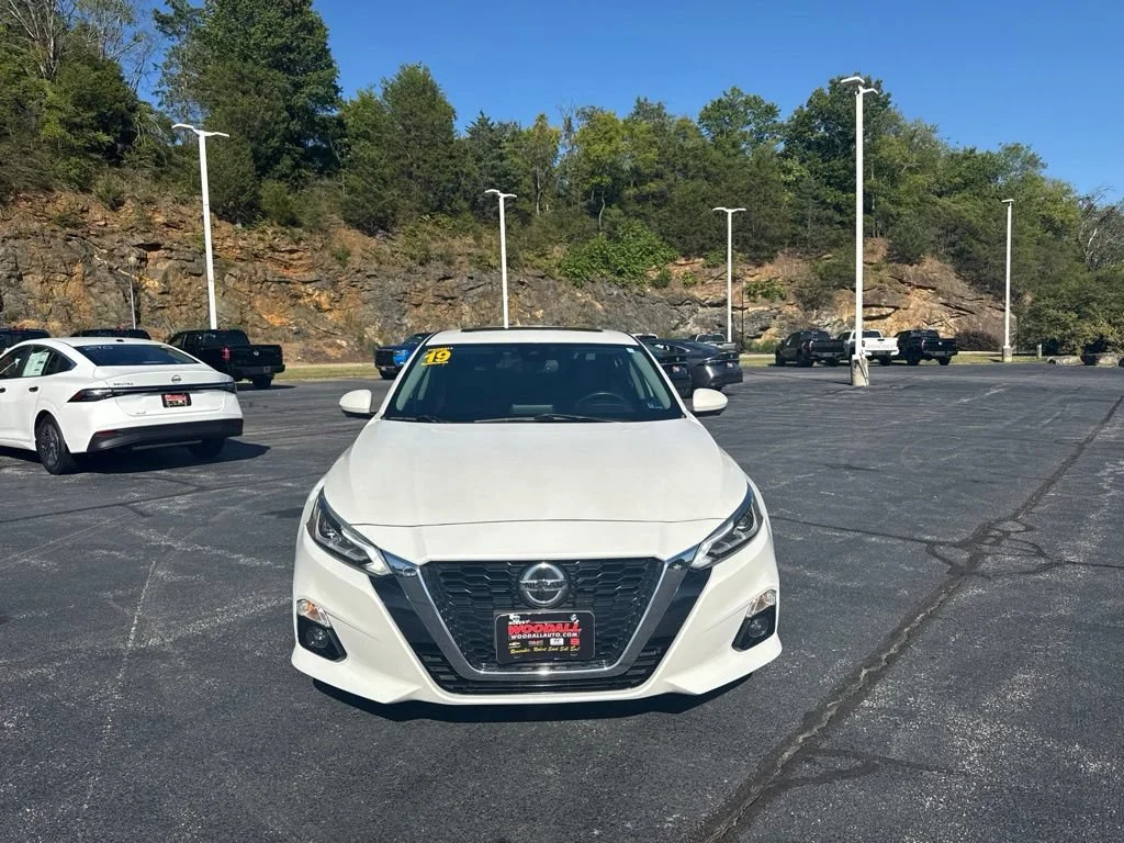 Used 2019 Pearl White Tricoat Nissan 2.5 Platinum image 2