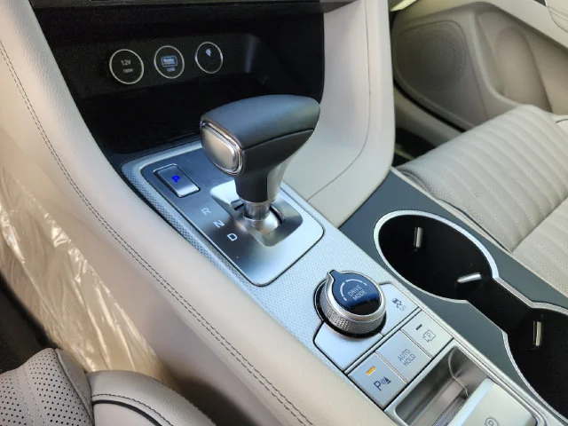 Used 2026 White Genesis 2.5T Prestige image 30