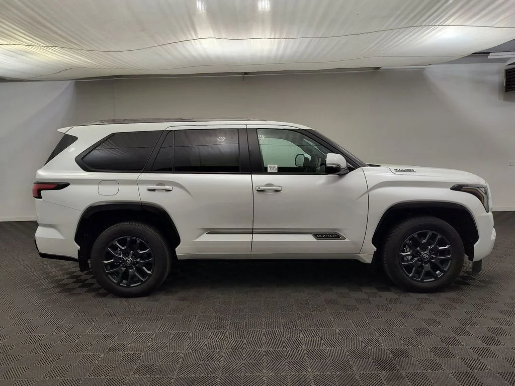 Used 2026 Wind Chill Pearl Toyota Platinum image 8