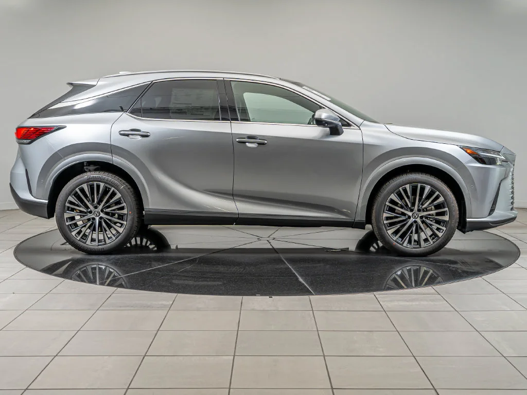 New 2026 Iridium Lexus PREMIUM PLUS image 11