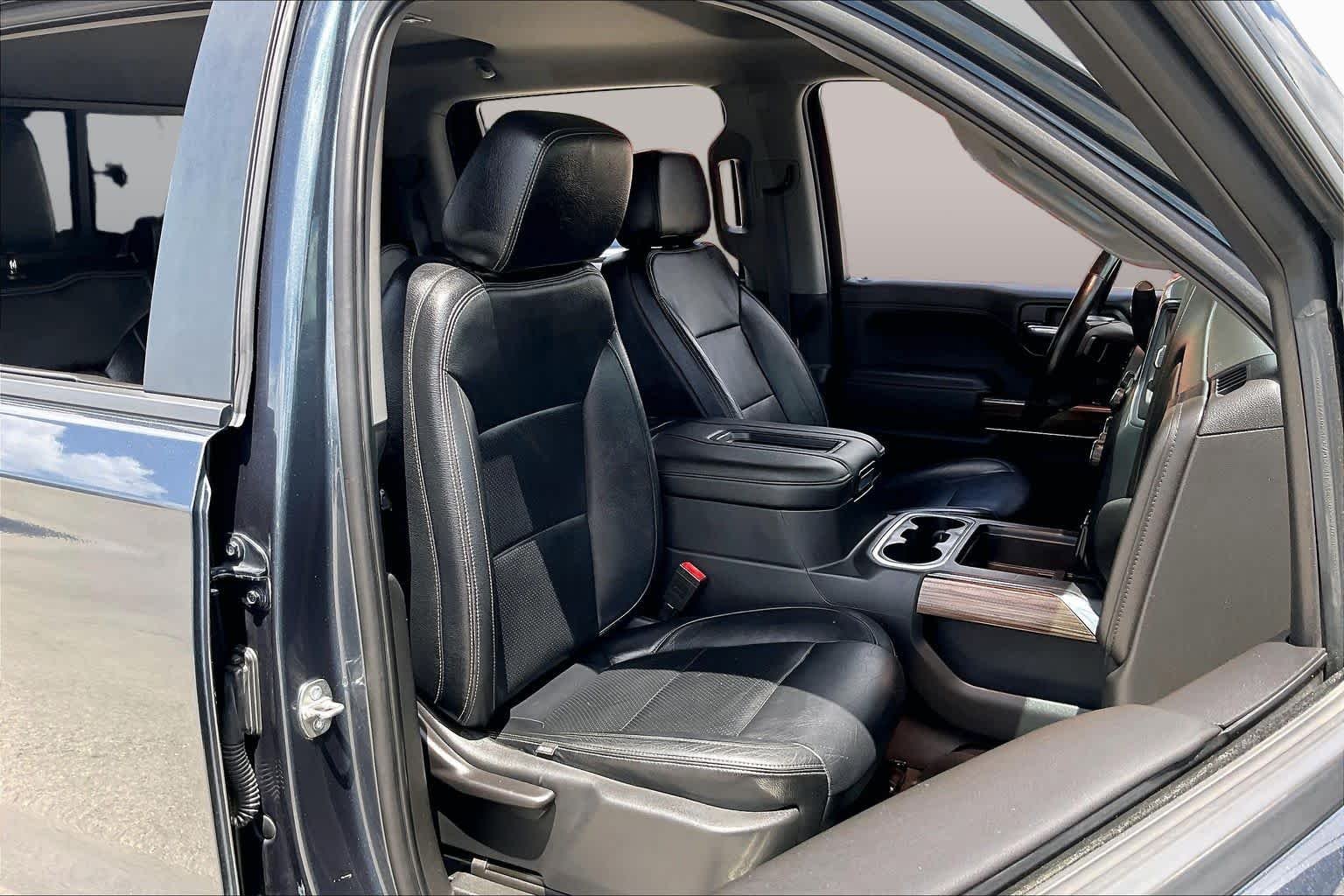Used 2019 Shadow Gray Metallic Chevrolet RST image 9