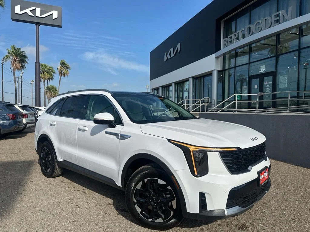 New 2026 White Kia S image 1
