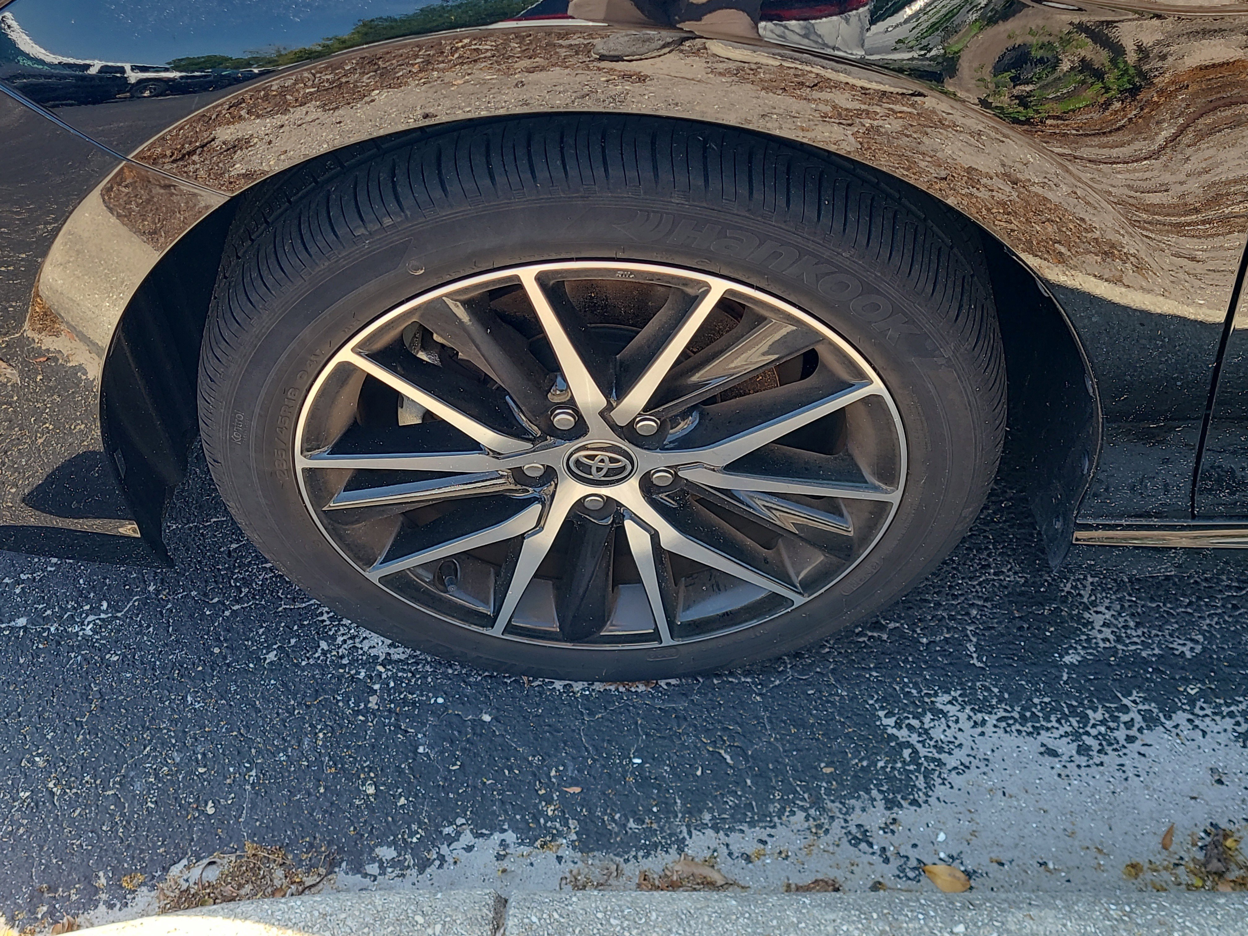 Used 2024  Toyota  image 4