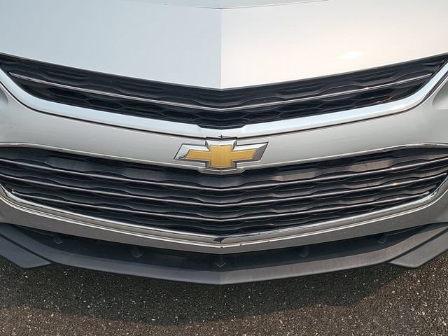 Used 2017 SILVER ICE METALLIC Chevrolet LT image 34