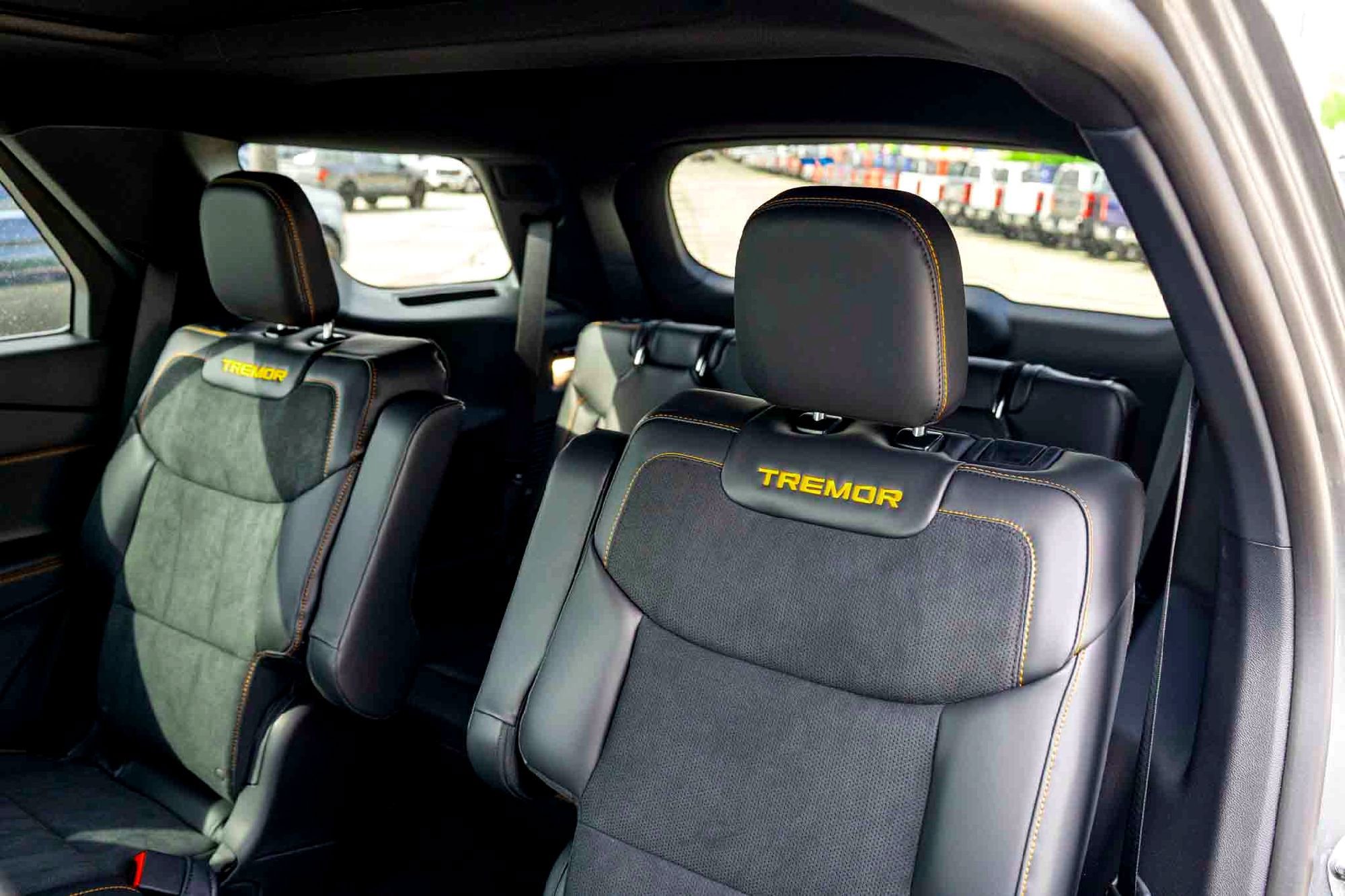 New 2026 Carbonized Gray Metallic Ford Tremor image 17