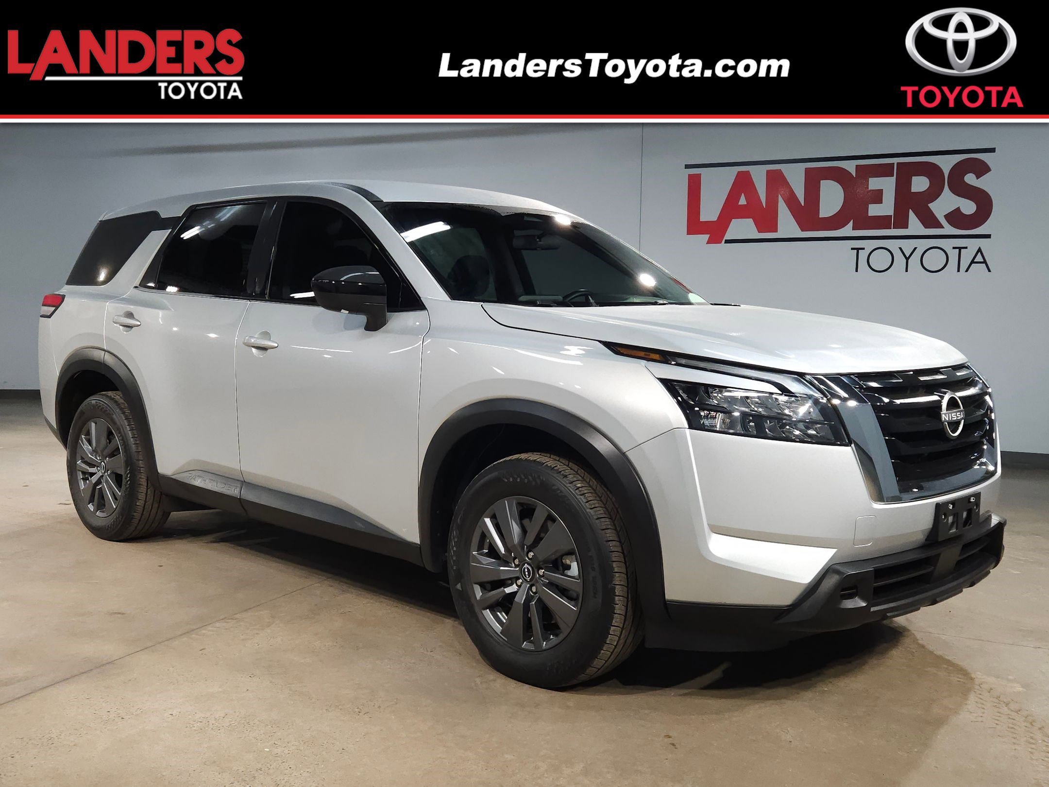 2023 Nissan Pathfinder S