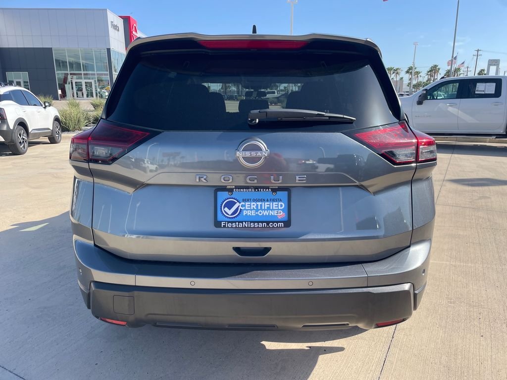Used 2024 Gray Nissan S image 4