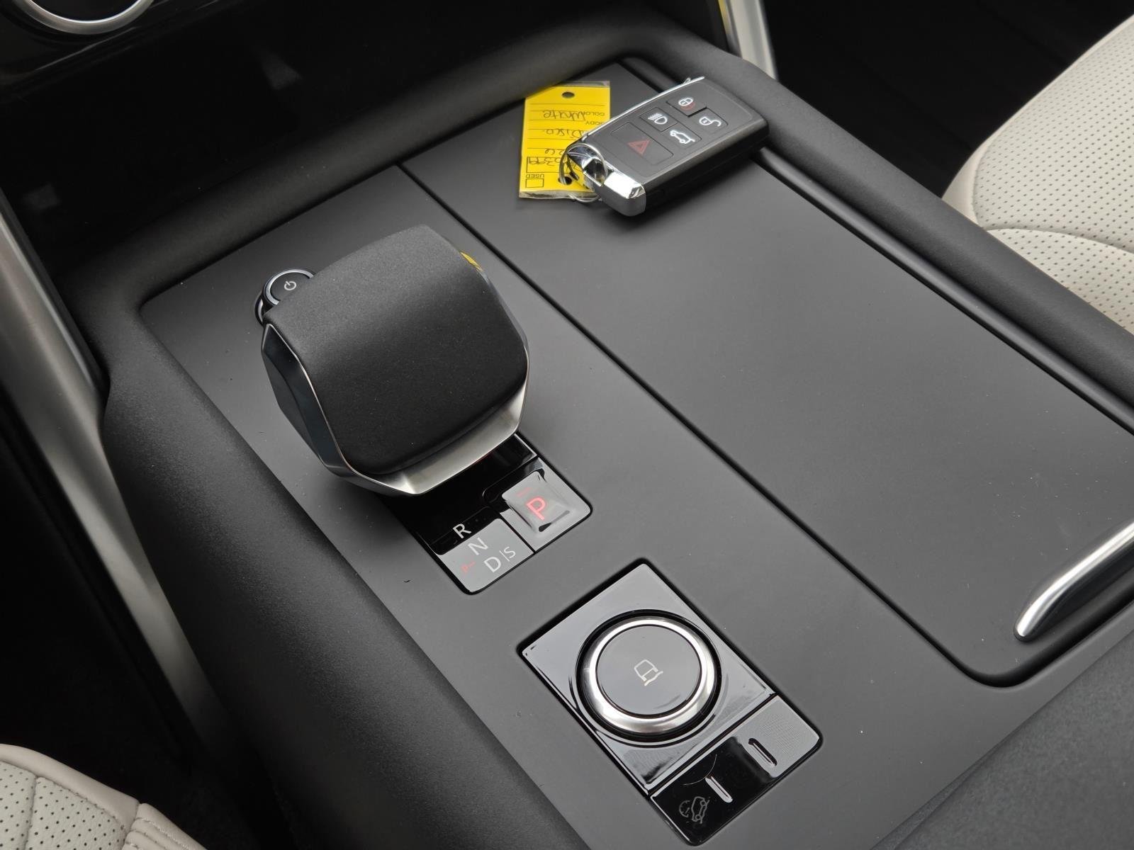 New 2026 Fuji White Land Rover S image 31