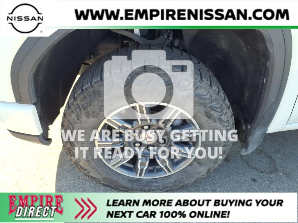 Used 2025 White GMC AT4 image 3