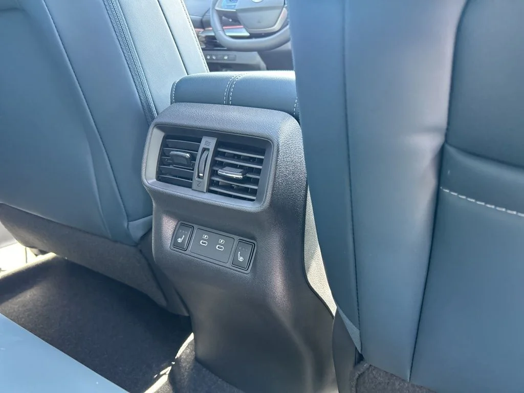 New 2026 Everest White Pearl TriCoat Nissan Platinum image 52