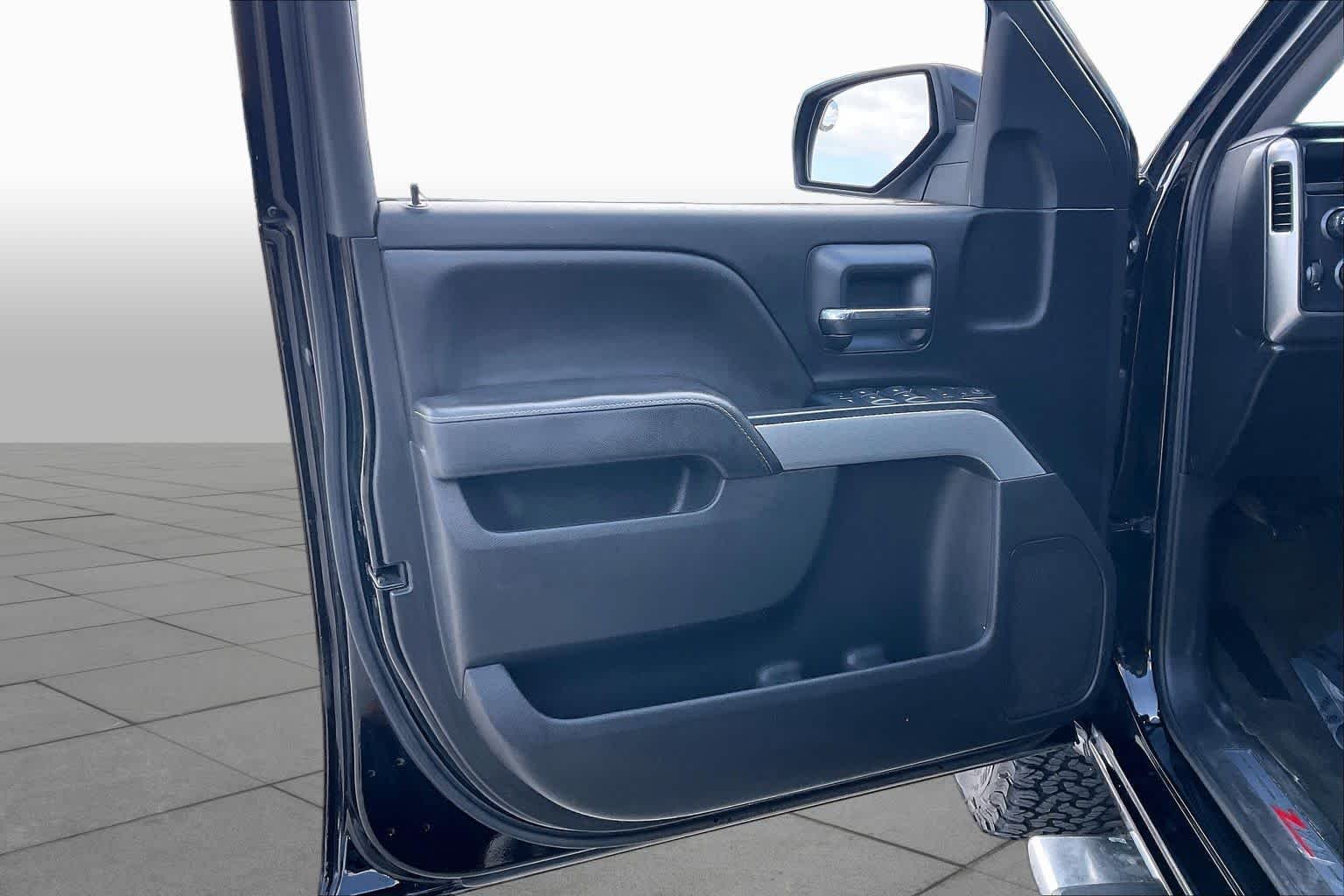 Used 2018 Black Chevrolet LT image 21