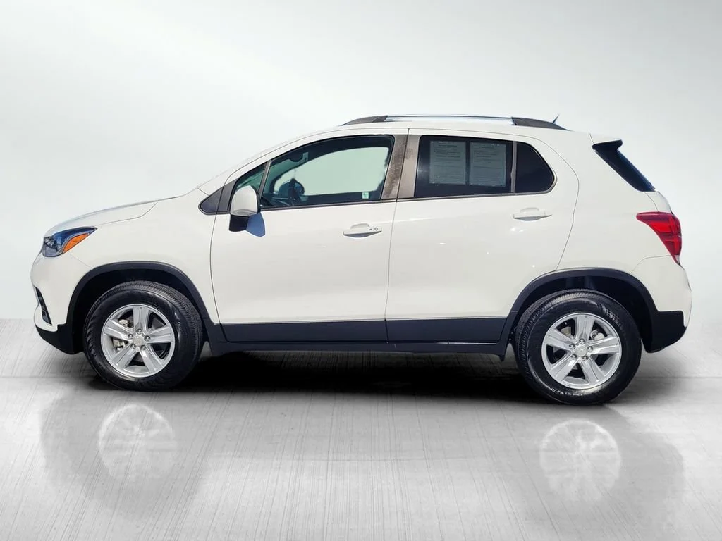 Used 2022 Summit White Chevrolet LT image 7