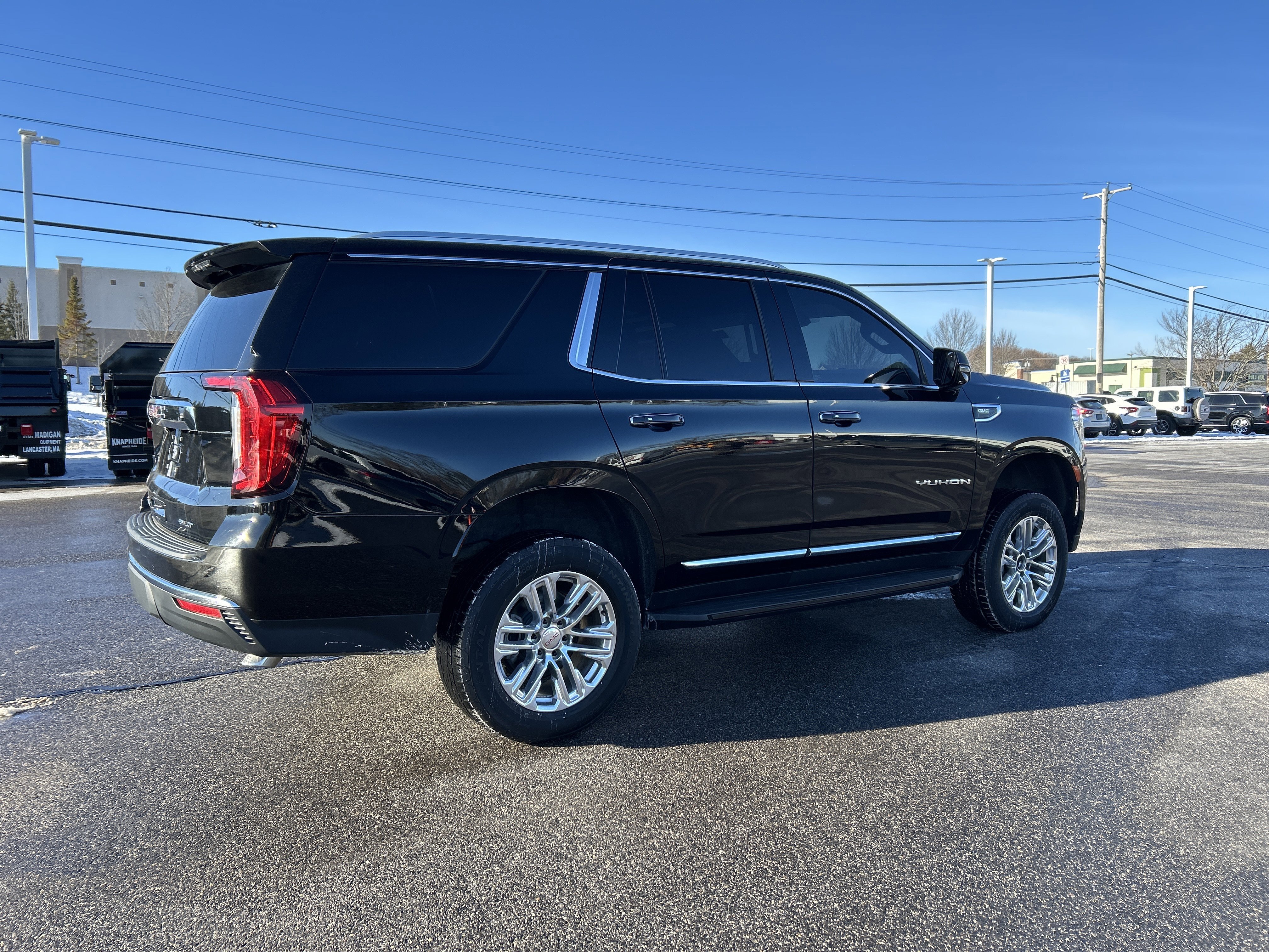 Used 2021 Onyx Black GMC SLT image 2