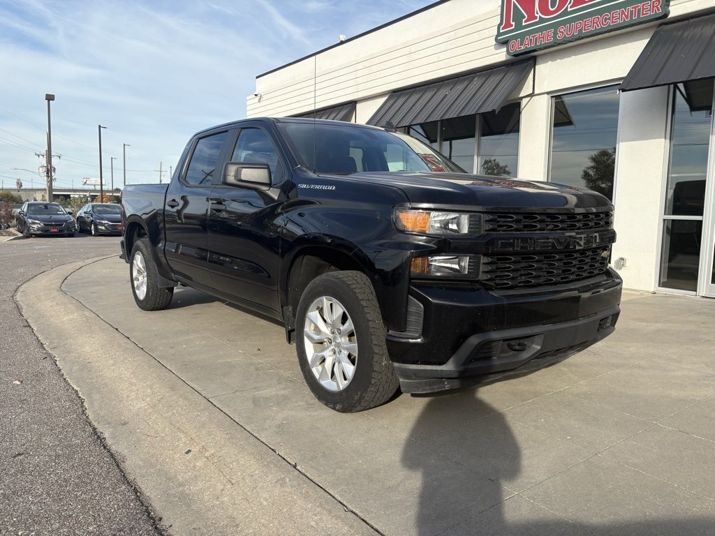 2020 Chevrolet Silverado 1500 Custom photo 3