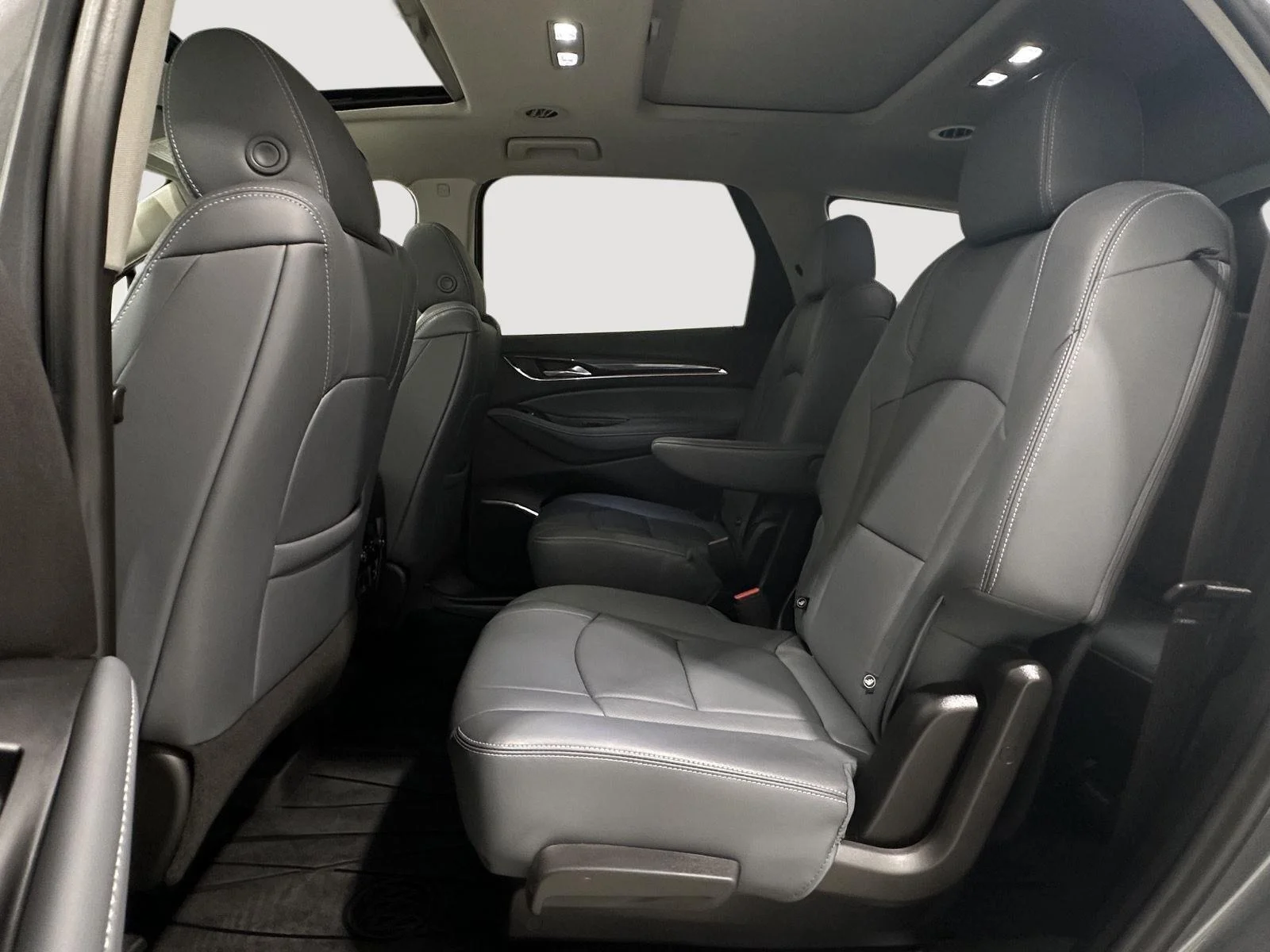 Used 2021 Includes Pitch Dark Night lower exterior accent color.) Buick Premium image 24