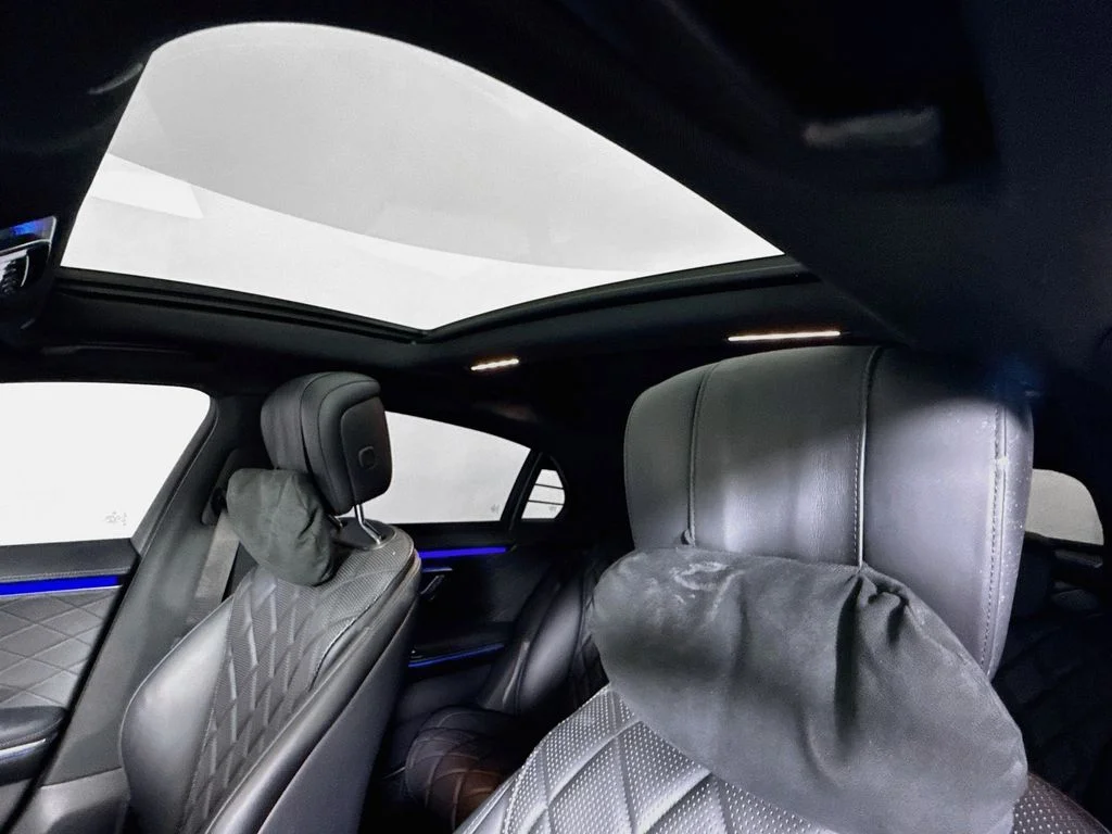 Used 2022 White Mercedes-Benz S 580 image 22