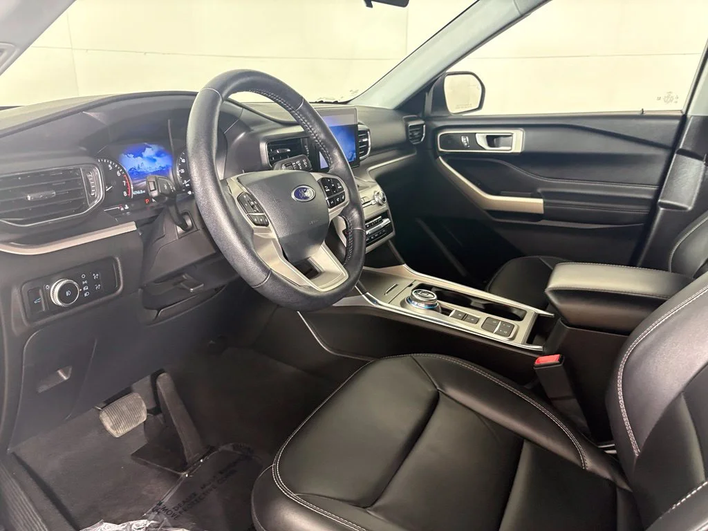 Used 2023 Silver Ford XLT image 22
