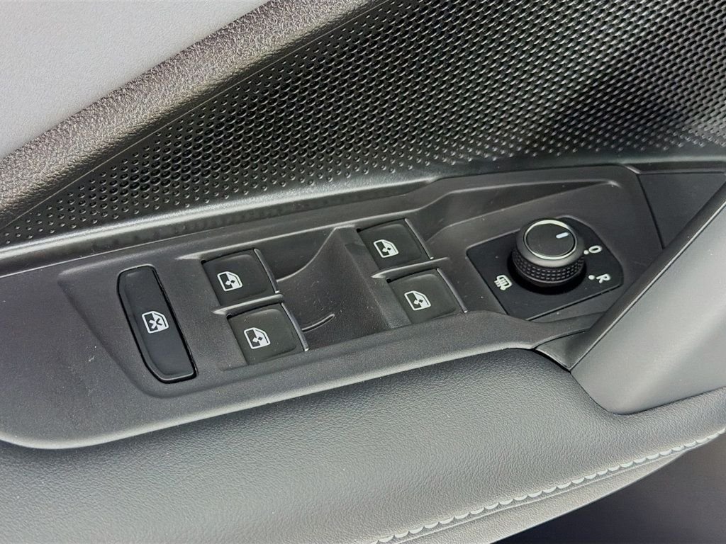 2026 Volkswagen Tiguan SE - Photo 18