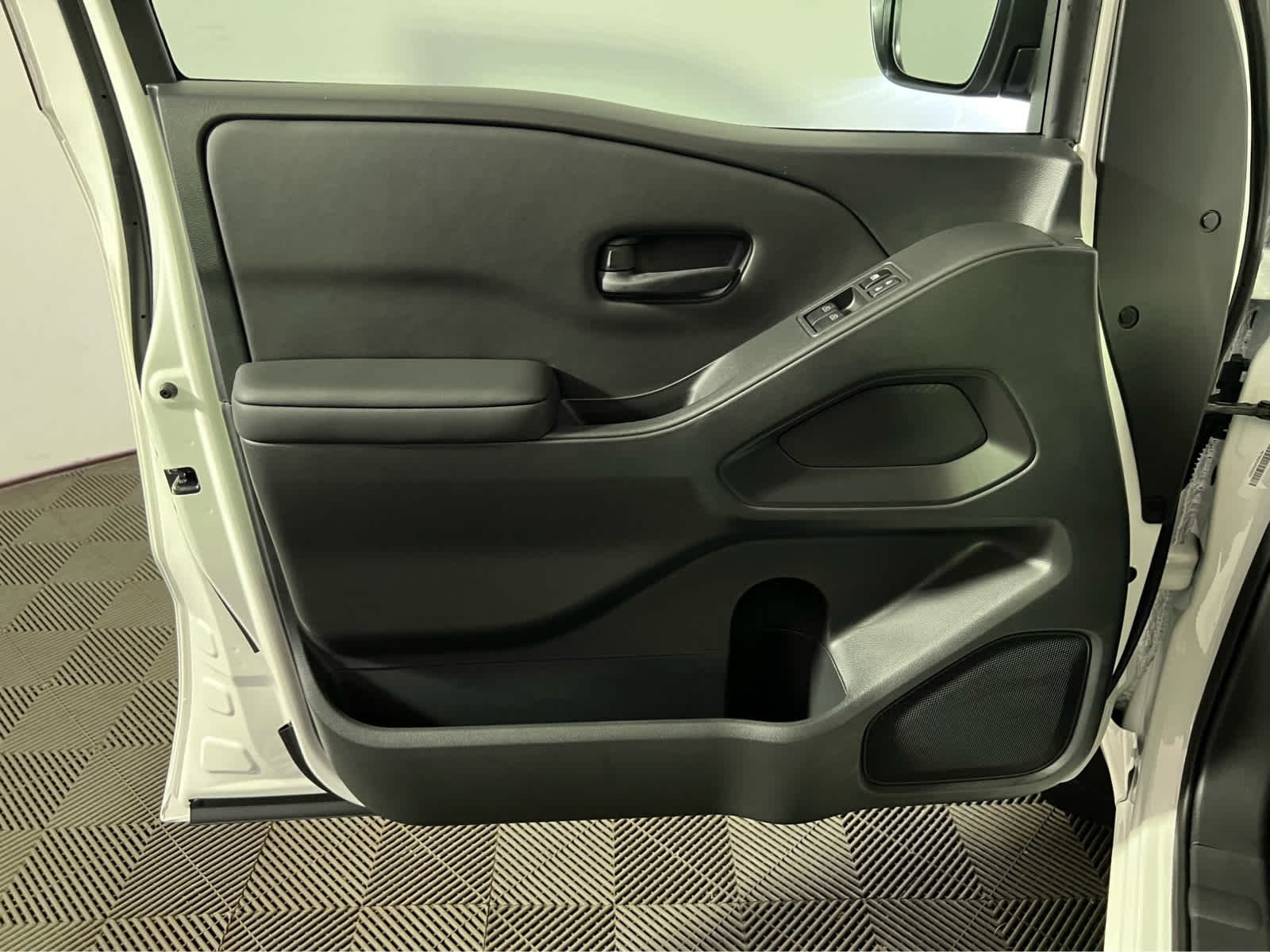 New 2026 Glacier White Nissan King Cab® S image 14