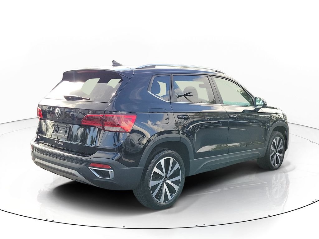 Certified Used 2023 Black Volkswagen 1.5T SE image 4