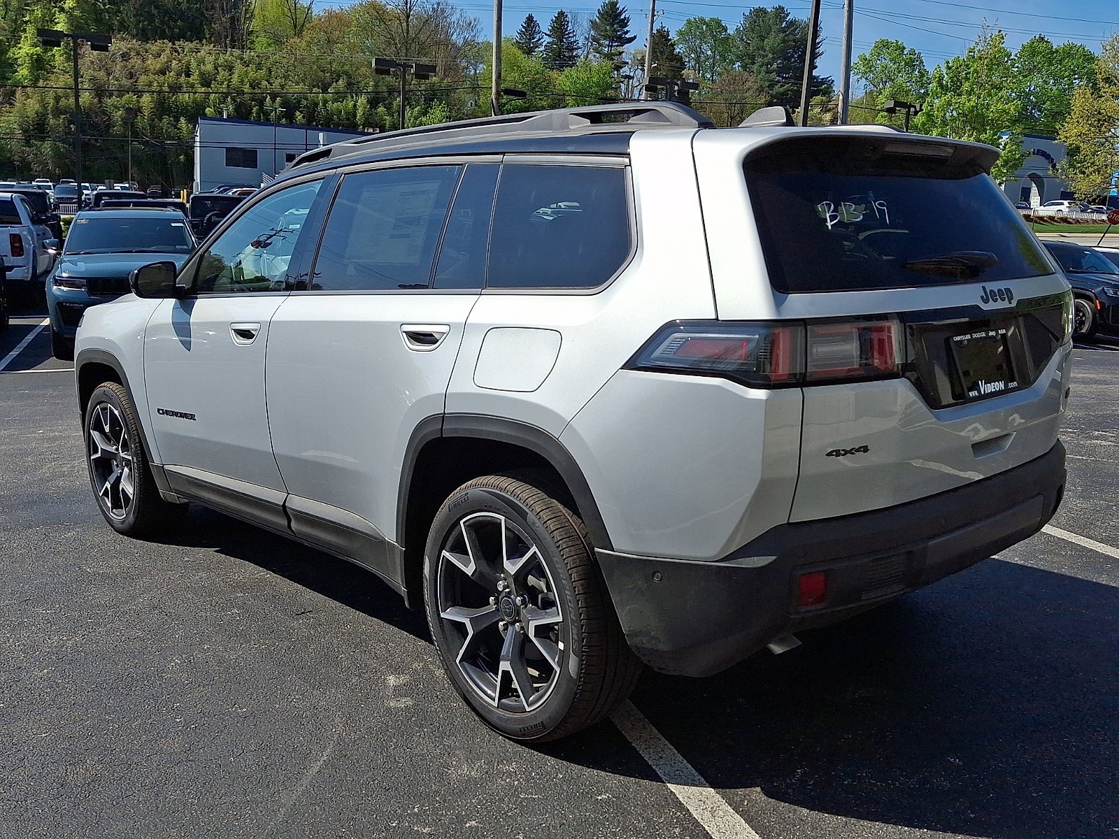New 2026 Silver Zynith Clear-Coat Exterior Paint Jeep Overland image 4