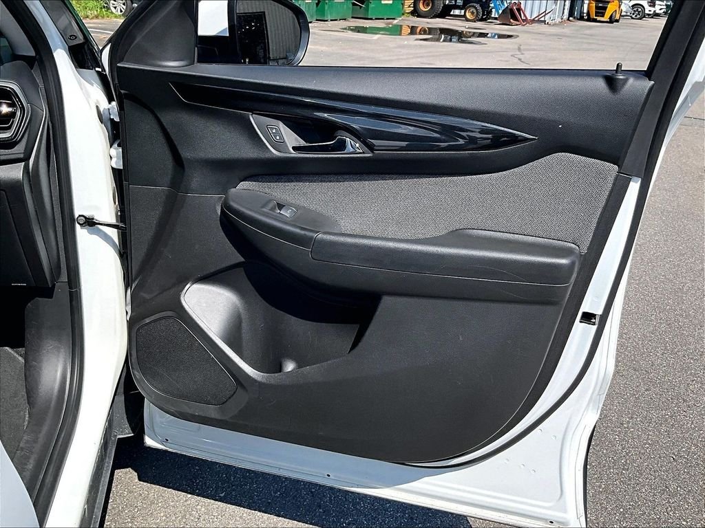 Used 2025 Summit White Chevrolet LT image 12