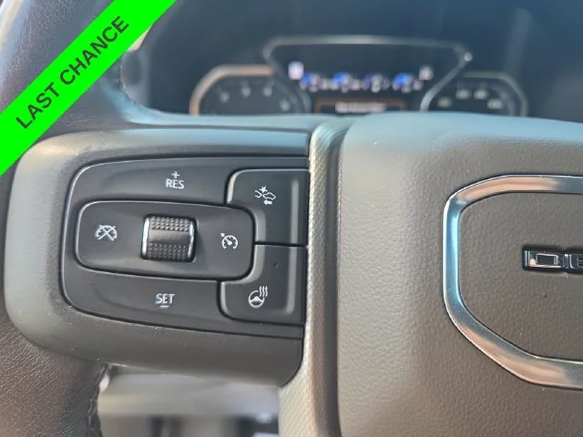 Used 2021 White GMC Denali image 38