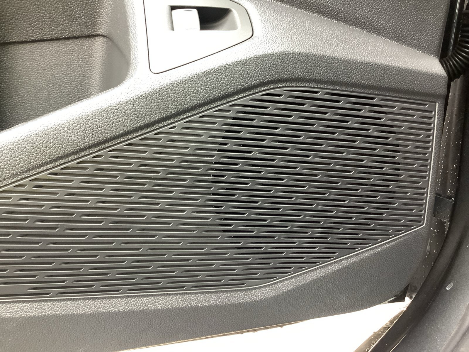 New 2026 Platinum Gray Metallic Volkswagen SE image 26