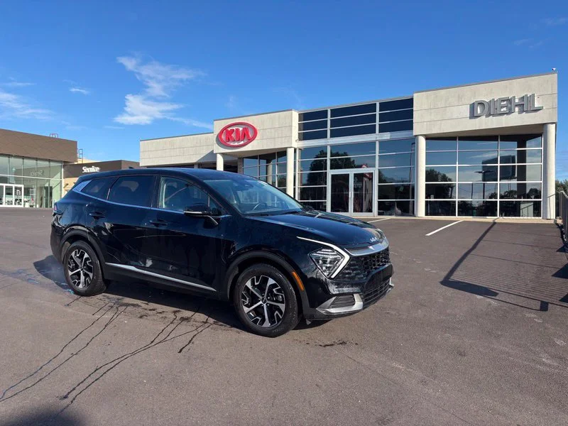 Used 2024 Black Kia EX image 4