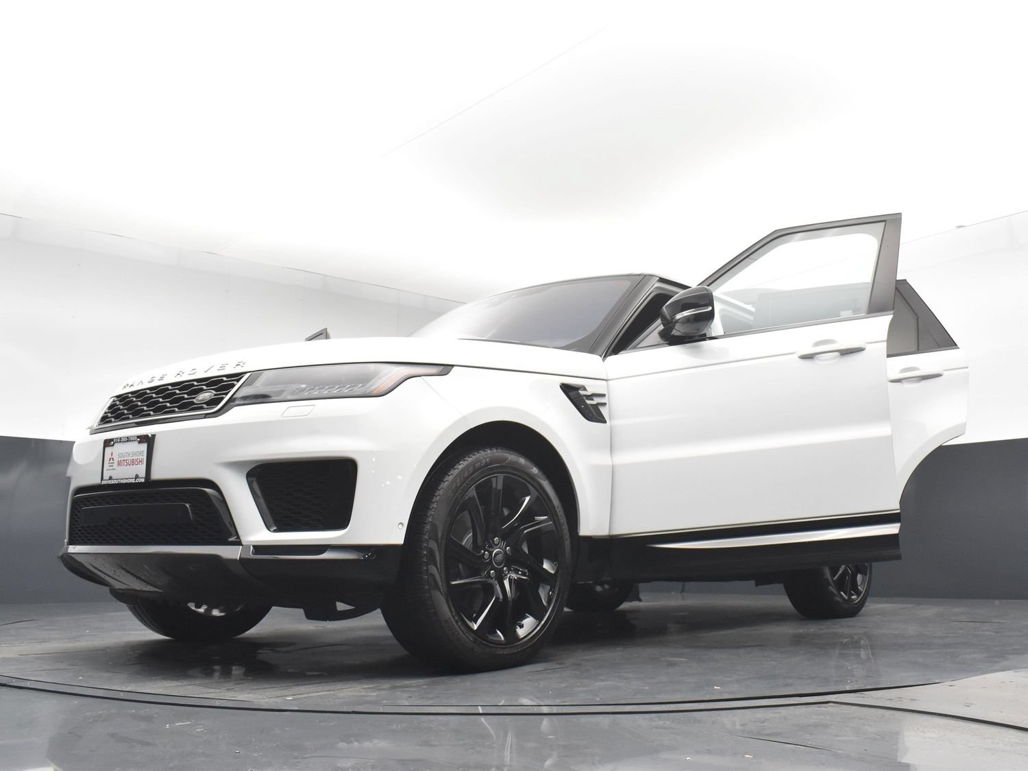 Used 2019 Fuji White Land Rover HSE image 33