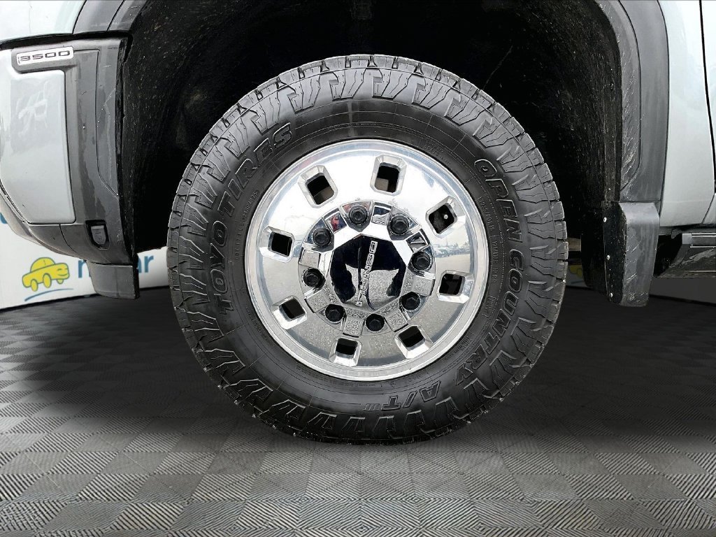 Used 2024 Sterling Metallic GMC Denali Ultimate image 7