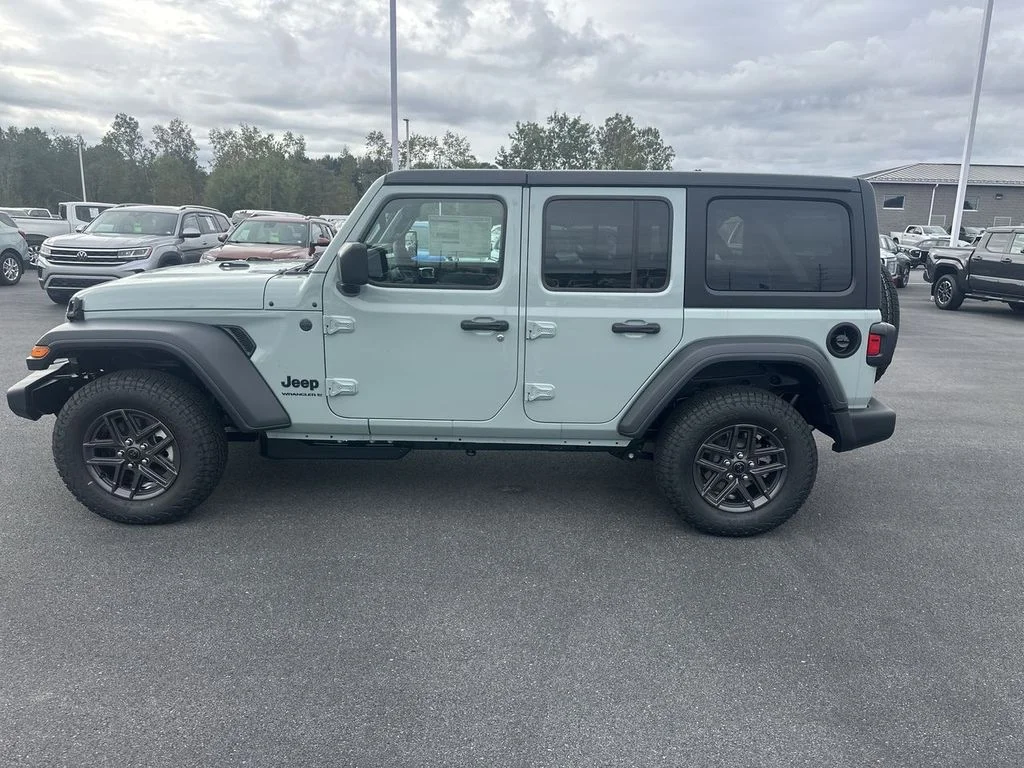 New 2027 Earl Clearcoat Jeep Sport S image 5