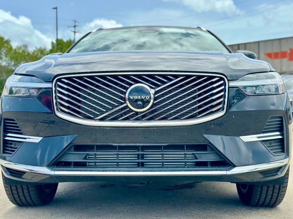 New 2026 Black Volvo T8 Ultra image 4