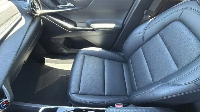 2025 Chevrolet Equinox LT - Photo 12