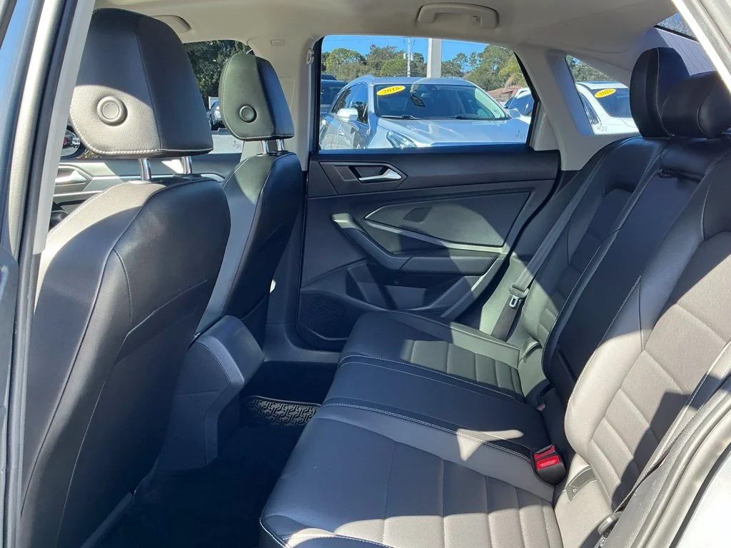 Used 2022  Volkswagen 1.5T SE image 25