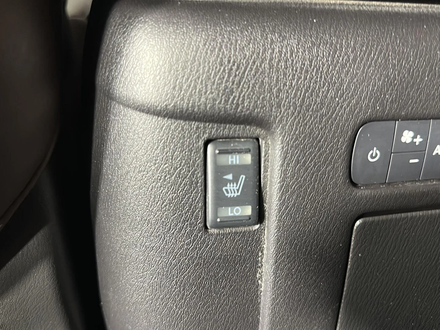 Used 2023 Coulis Red Pearl Nissan Platinum image 18